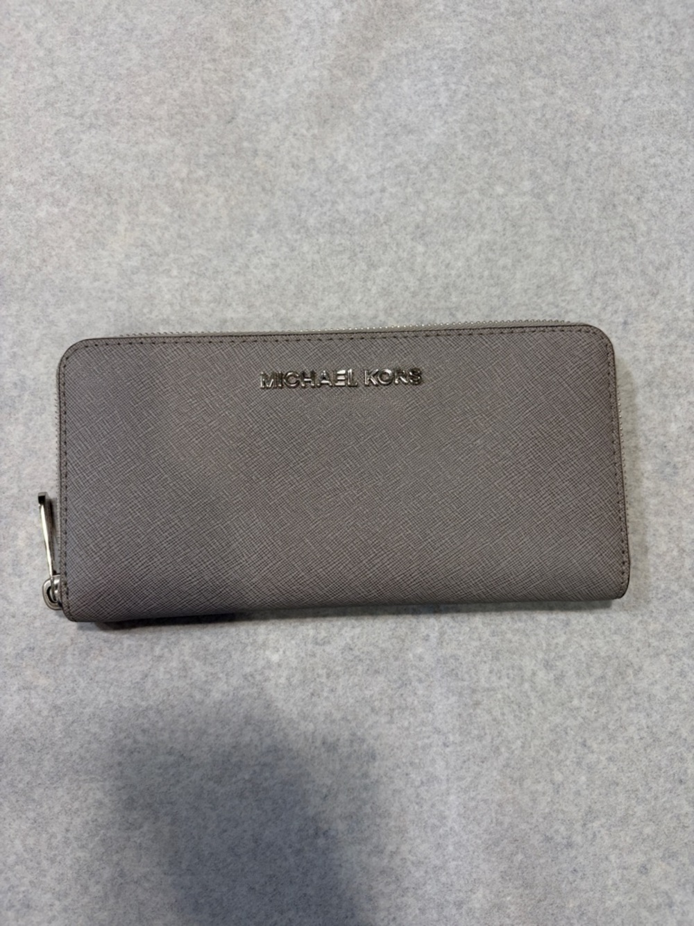 Michael Kors jet Set Gray Zip Wallet with Silver Logo